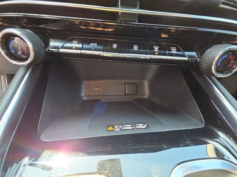 Used 2024 Chevrolet Traverse LT w/ Enhanced Driving Package image 20