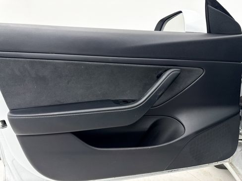 Used 2019 Tesla Model 3 Standard Range Plus image 31