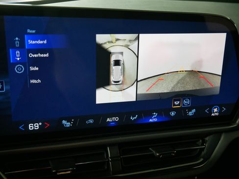 Used 2025 Chevrolet Equinox EV RS AWD/4WD image 33