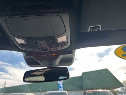 Used 2022 Ford Expedition Max Limited image 15