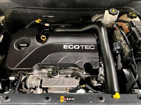 Used 2019 Chevrolet Equinox LT FWD image 10