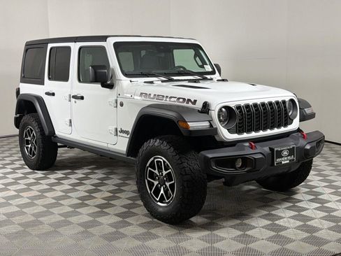 Used 2025 Jeep Wrangler Unlimited Rubicon AWD/4WD image 7