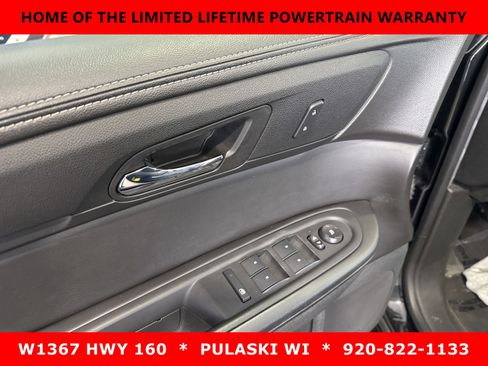 Used 2015 GMC Acadia SLE image 16