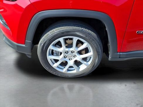 Used 2023 Jeep Compass Latitude image 22