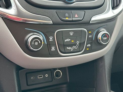 Certified 2024 Chevrolet Equinox LS w/ LS Convenience Package FWD image 15