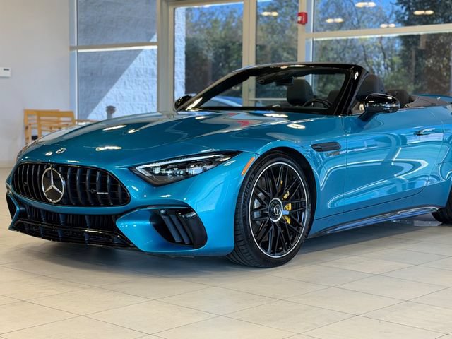Used 2022 Mercedes-Benz SL 63 AMG 4MATIC w/ Driver Assistance Package image 4