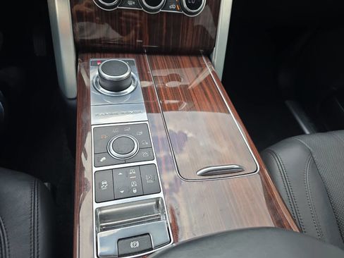Used 2013 Land Rover Range Rover HSE image 33