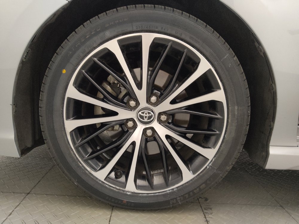 Used 2020 Toyota Camry SE w/ Carpet Mat Package FWD image 31