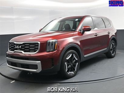 Used 2024 Kia Telluride S w/ S Sunroof Package