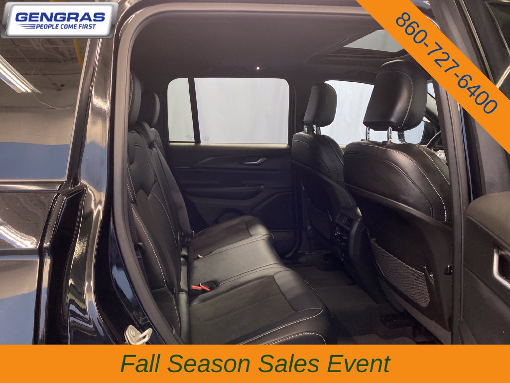 Used 2023 Jeep Grand Cherokee Altitude AWD/4WD image 38