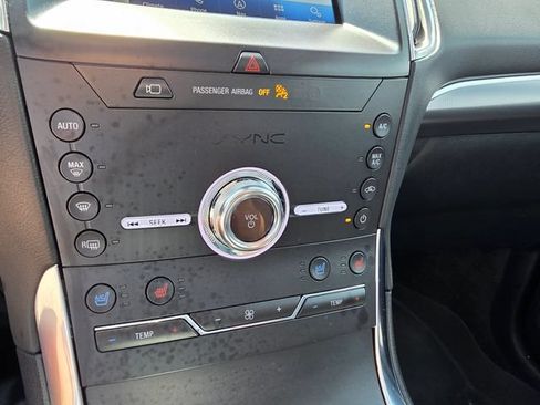 Used 2020 Ford Edge Titanium w/ Equipment Group 301A AWD/4WD image 24