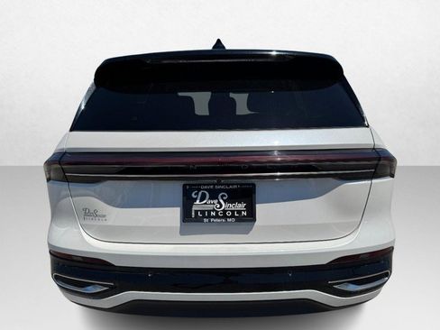 Certified 2024 Lincoln Nautilus Reserve AWD/4WD image 6