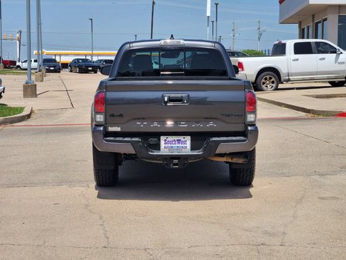 Used 2023 Toyota Tacoma TRD Pro AWD/4WD image 9