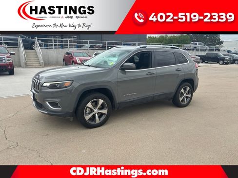 Used 2019 Jeep Cherokee Limited AWD/4WD image 1
