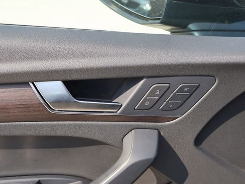 Used 2022 Audi Q5 2.0T Premium w/ Convenience Package image 28