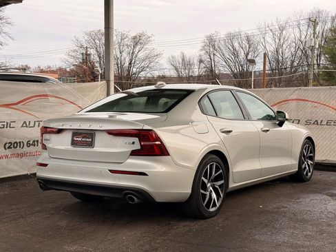 Used 2019 Volvo S60 T6 Momentum image 11