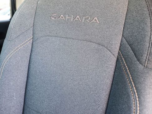 Used 2024 Jeep Wrangler Unlimited Sahara AWD/4WD image 22
