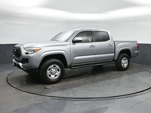 Used 2020 Toyota Tacoma SR w/ SR Convenience Package RWD image 3