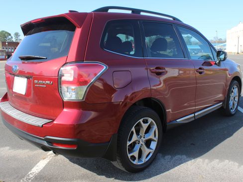 Used 2017 Subaru Forester 2.5i Touring image 18