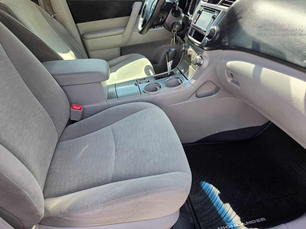Used 2013 Toyota Highlander Plus FWD image 39