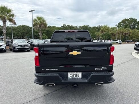 Used 2024 Chevrolet Silverado 1500 High Country w/ Technology Package AWD/4WD image 4