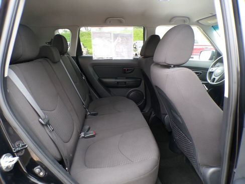 Used 2013 Kia Soul FWD image 18