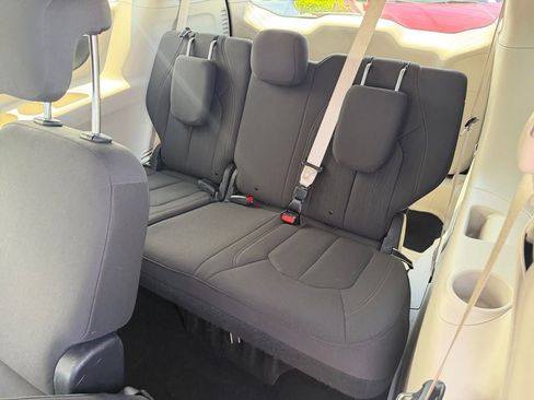 Used 2019 Chrysler Pacifica Touring Plus w/ Cold Weather Group FWD image 12
