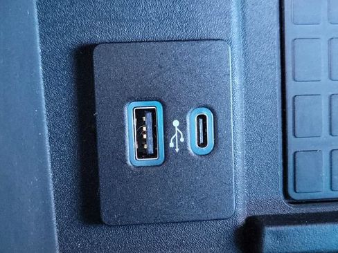 Used 2022 Ford F350 Platinum w/ Tremor Off-Road Package AWD/4WD image 16