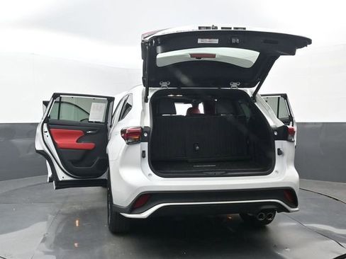 Used 2023 Toyota Highlander XSE FWD image 38