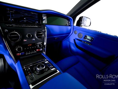 Used 2026 Rolls-Royce Cullinan AWD/4WD image 15