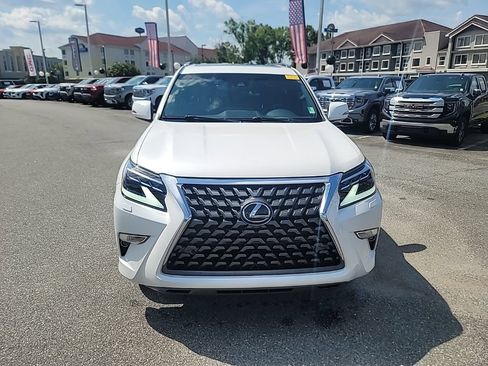 Used 2022 Lexus GX 460 Premium w/ Premium Package AWD/4WD image 2