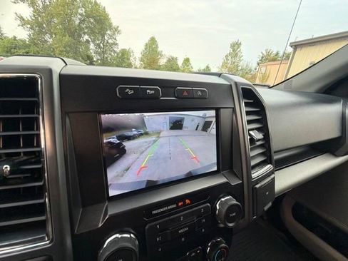 Used 2019 Ford F150 XLT w/ Equipment Group 302A Luxury AWD/4WD image 21