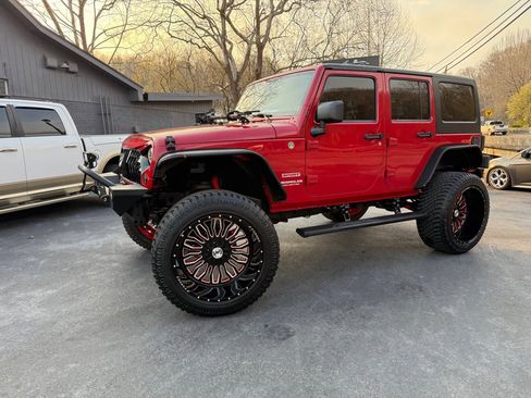 Used 2012 Jeep Wrangler Unlimited Sport image 8