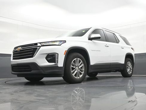 Used 2023 Chevrolet Traverse LT FWD image 23