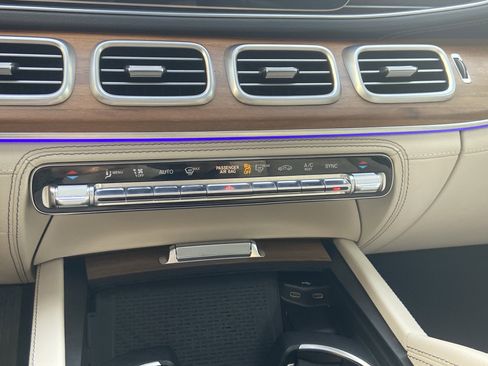 Certified 2024 Mercedes-Benz GLE 450 4MATIC image 33