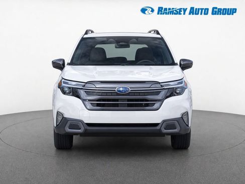 Used 2025 Subaru Forester Limited AWD/4WD image 5