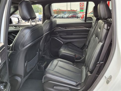 Used 2023 Jeep Grand Cherokee L Overland image 5