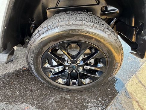 Used 2024 Jeep Wrangler Unlimited Sahara w/ Safety Group image 12