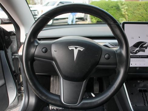 Used 2018 Tesla Model 3 Long Range image 19