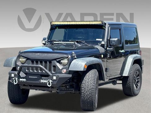 Used 2016 Jeep Wrangler Sport w/ Connectivity Group AWD/4WD image 3