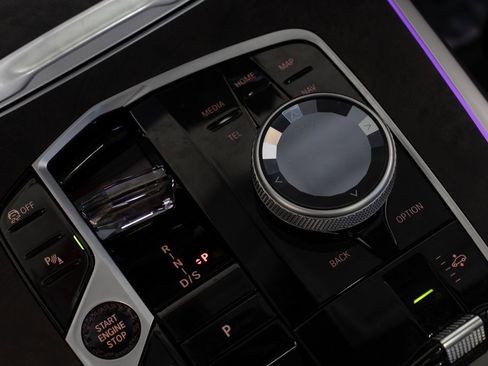 Used 2023 BMW X7 xDrive40i w/ Executive Package image 44