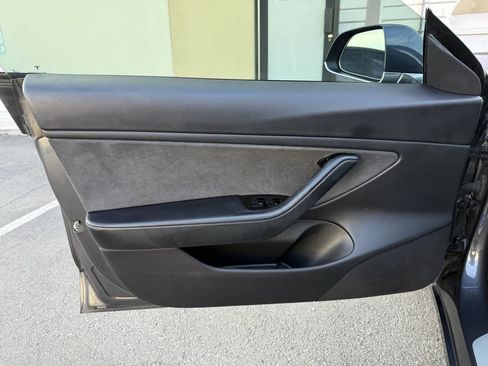 Used 2018 Tesla Model 3 Long Range image 18