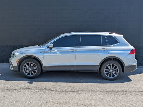 Used 2022 Volkswagen Tiguan SE AWD/4WD image 8