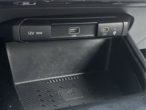 Used 2024 Kia Niro EX FWD image 34