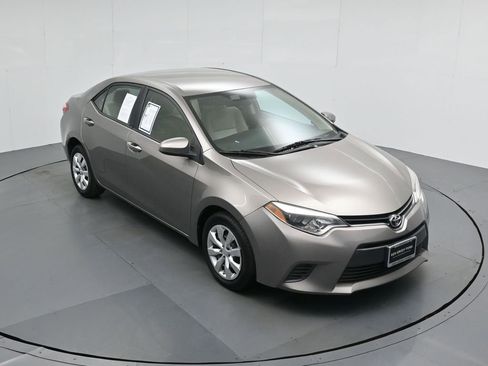 Used 2016 Toyota Corolla LE image 33