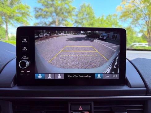 Used 2025 Honda Pilot Touring image 26