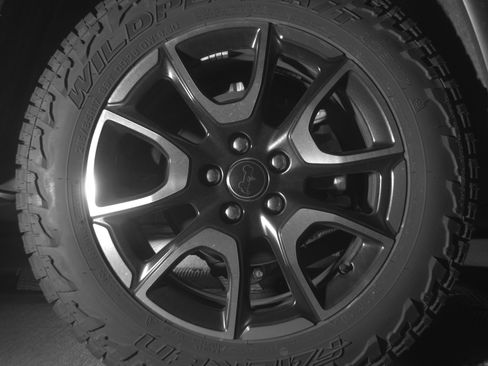 Used 2025 Jeep Compass Trailhawk AWD/4WD image 15