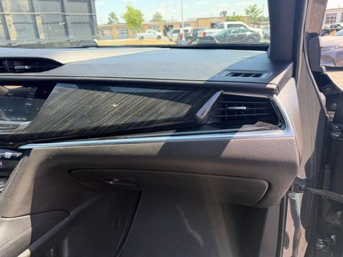 Used 2022 Cadillac XT6 Premium Luxury FWD image 34
