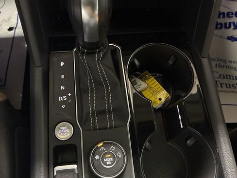 Used 2022 Volkswagen Atlas Cross Sport SEL Premium R-Line image 20