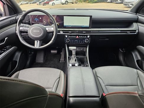 Certified 2025 Hyundai Santa Cruz Limited image 8